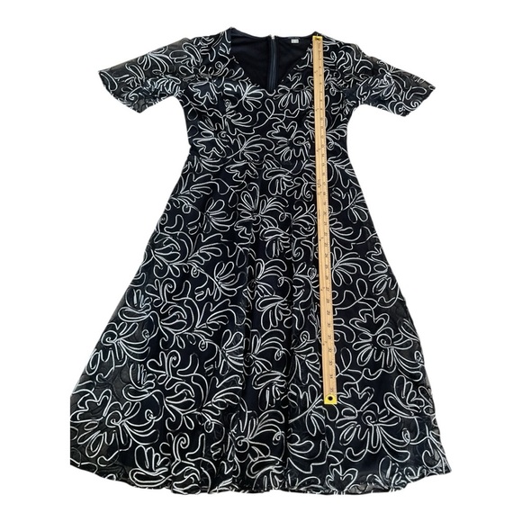 Tommy Hilfiger Black Embroidered Dress Silver Swirl Back Zip Size 8 - Picture 7 of 9